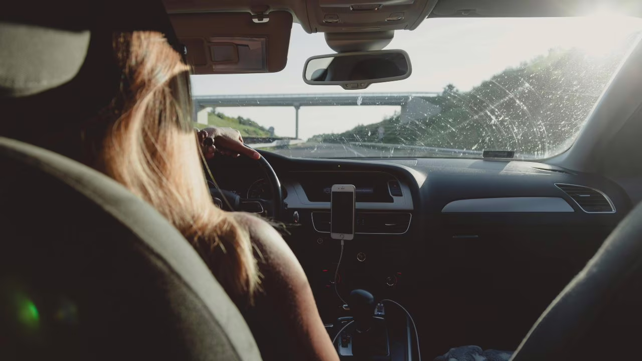 Agente, stavo morendo di caldo: ci spiace, ma la multa la dobbiamo fare per forza | Se guidi così sono guai: costretti a sudare 7 camicie