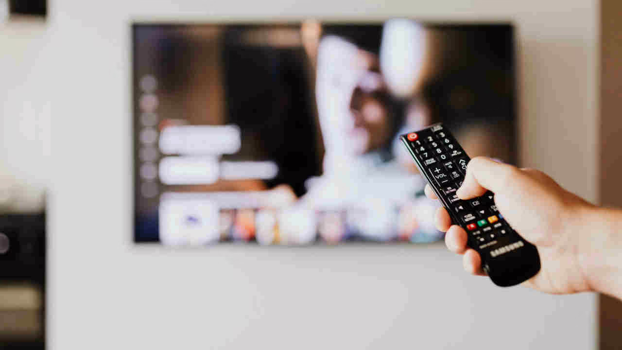 addio programmi tv estivi noiosi arriva gratis la modalit224 segreta canali illimitati per tutti da tutto il mondo vedi cose mai viste prima