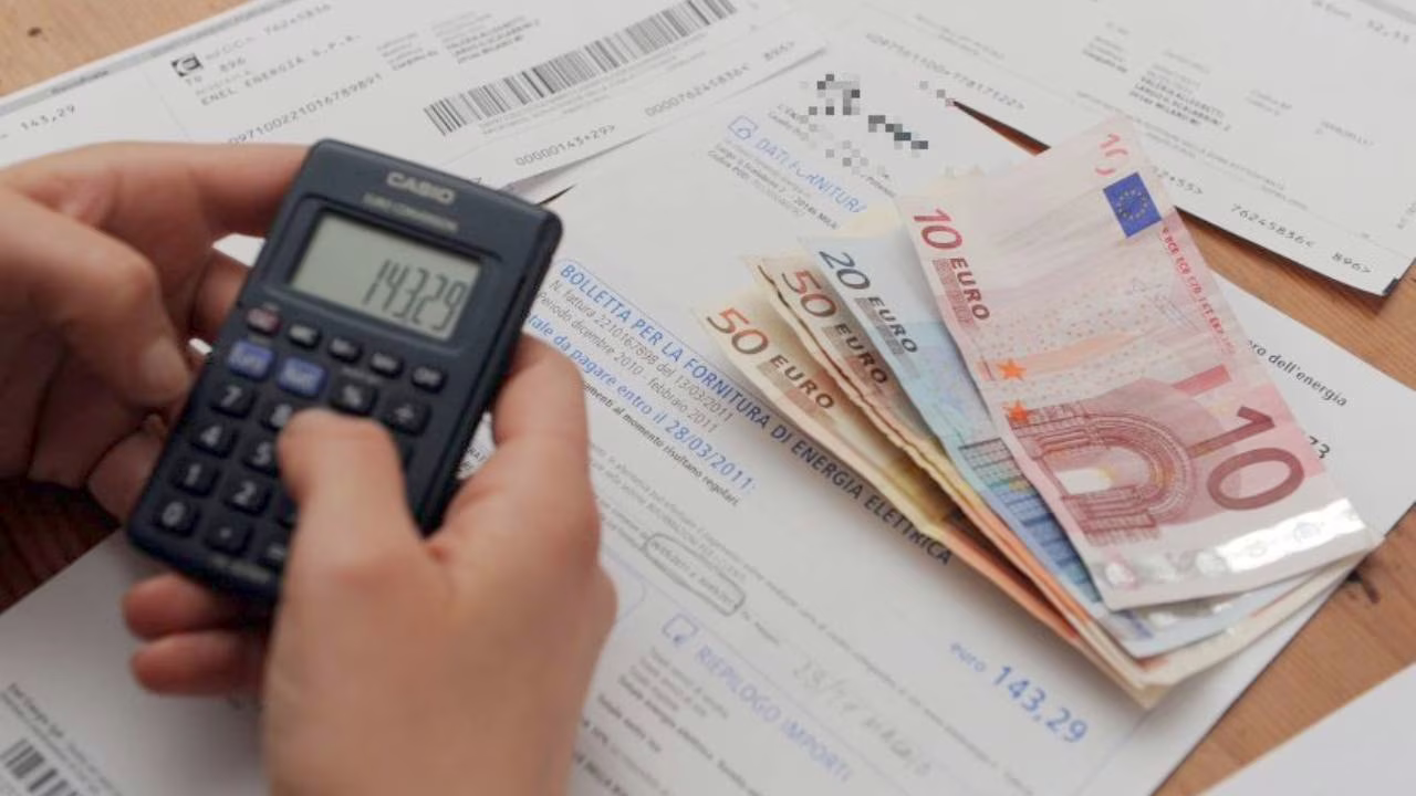 spendi meno della met224 in bolletta grazie al qr code nascosto la rivelazione dell8217esperto hai sprecato milioni finora