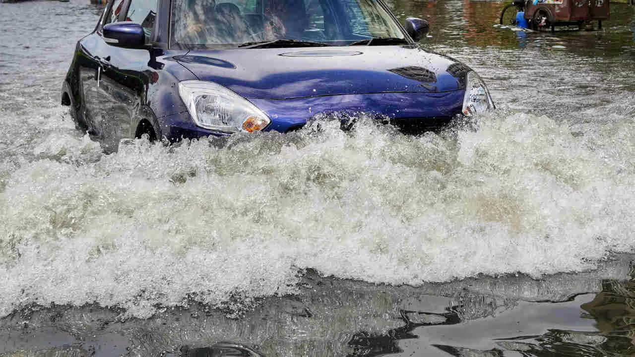 Allerta Meteo in Italia: pazzesco, GRANDINE, TEMPORALI E FREDDO in pieno Luglio I Ecco dove: l’estate si trasforma in inverno, sembra l’apocalisse
