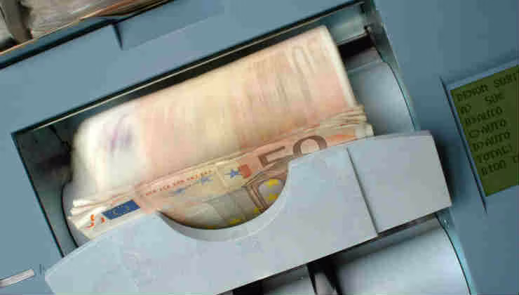 INPS ti versa 500 euro entro metà LUGLIO: controlla le date e i bonifici in entrata, pagamento in corso per gli italiani