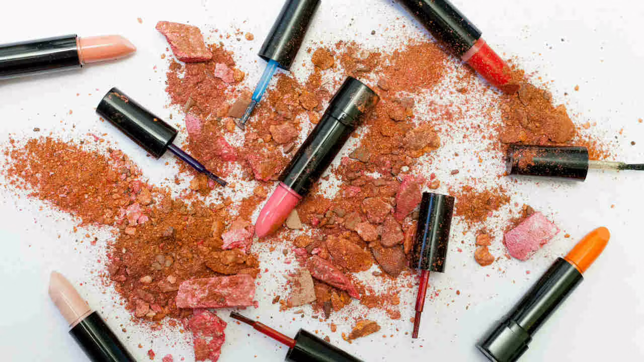 ALLARME NAZIONALE: non comprare questi cosmetici in rete, sono falsi I USTIONI CHIMICHE E DANNI PERMANENTI