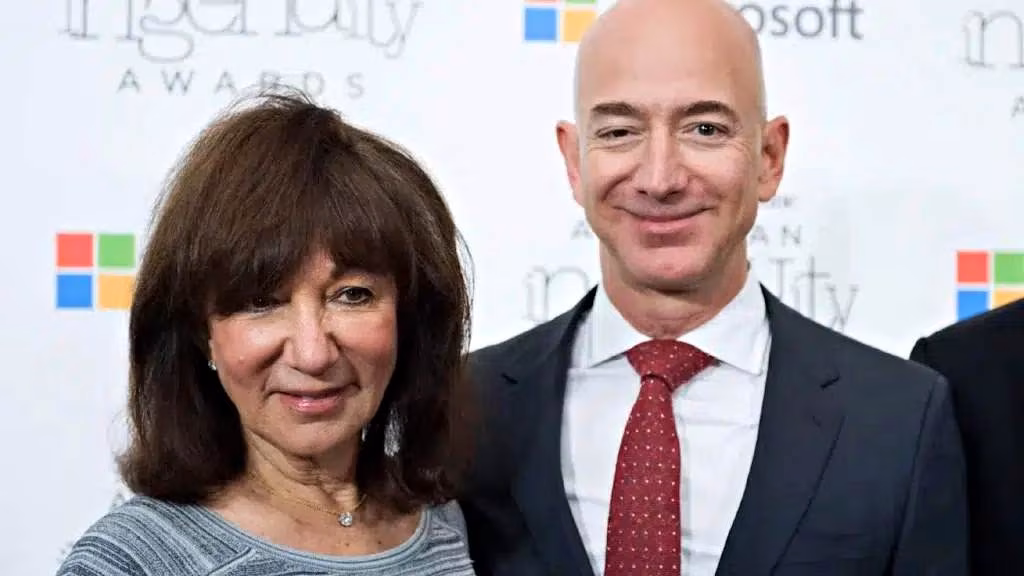 Jackie Bezos e il figlio Jeff