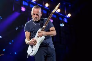 eros-ramazzotti-chitarra-live (1)
