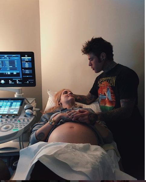 Fedez e Chiara Ferragni preoccupati: gravidanza a rischio?