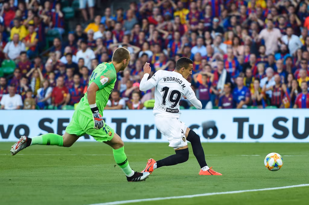 Calciomercato Napoli, il Valencia chiede 70 milioni per Rodrigo