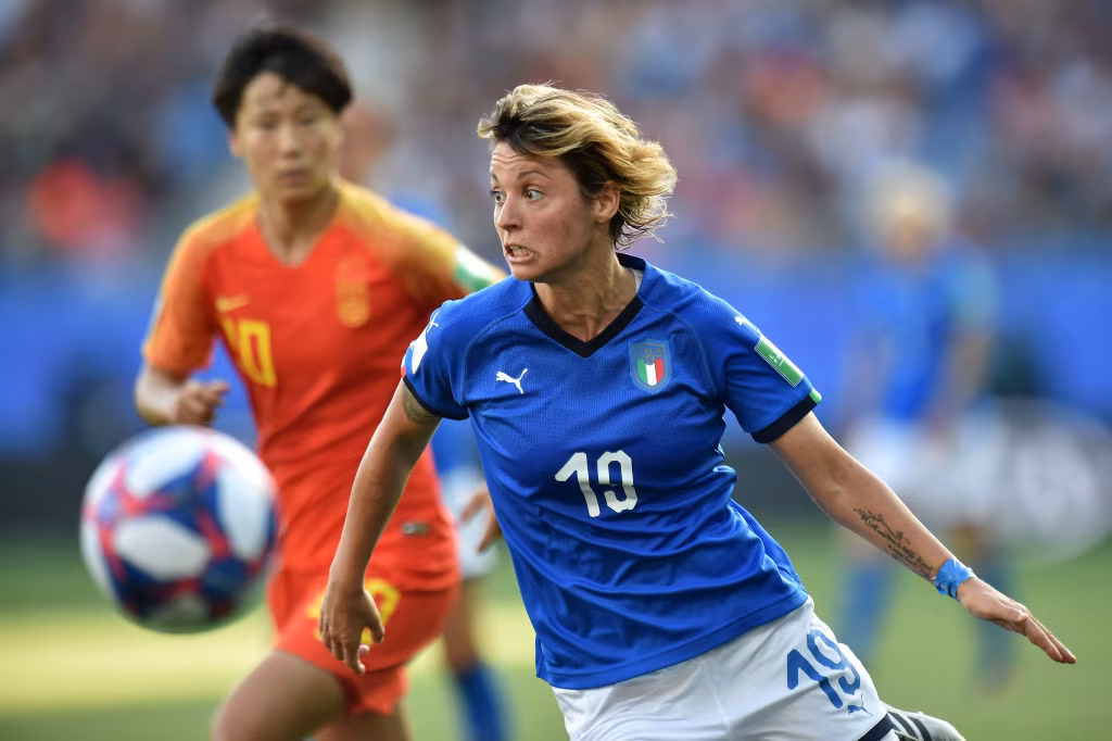 Valentina Giacinti con la maglia dell'Italia