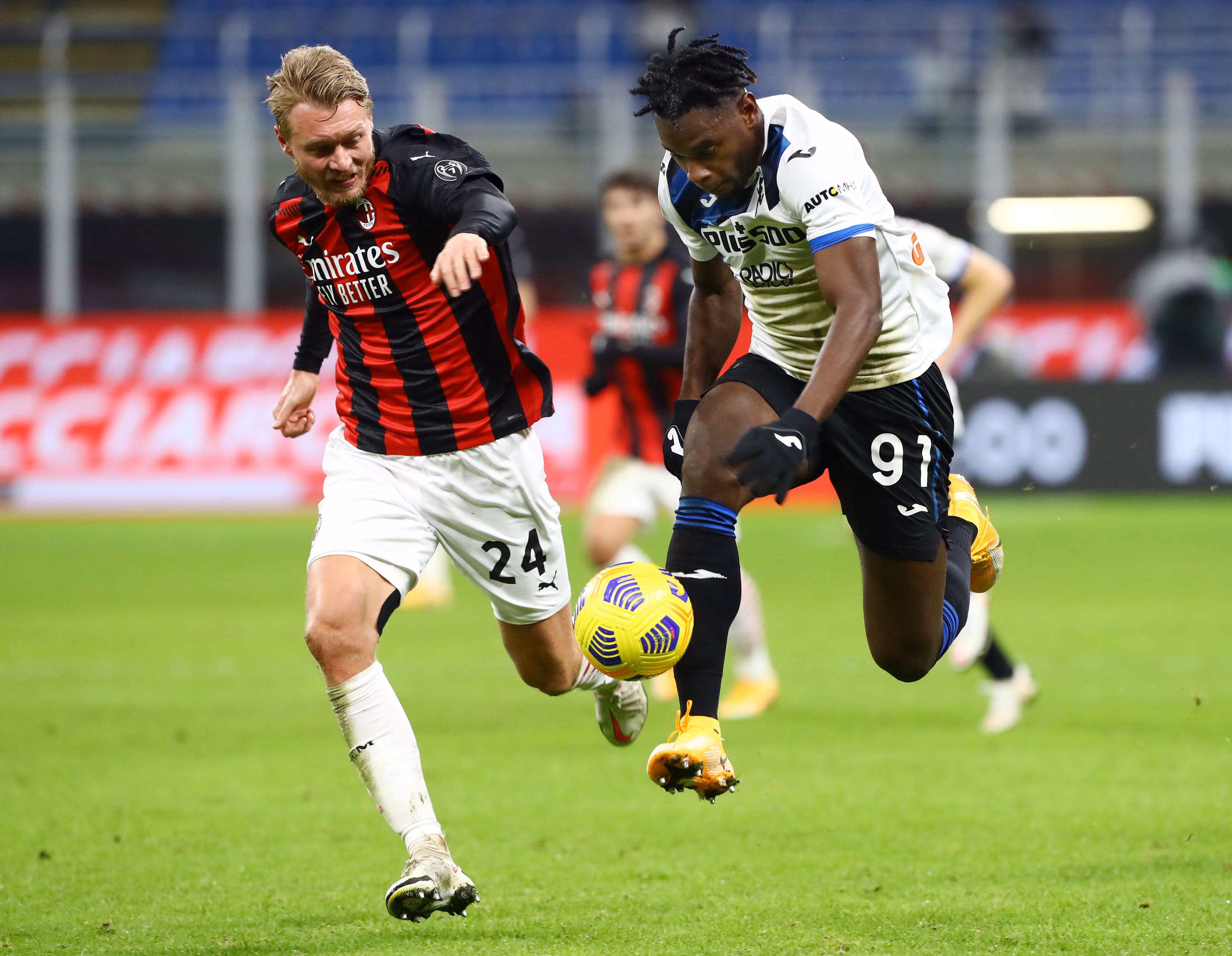 Simon Kjaer e Duvan Zapata