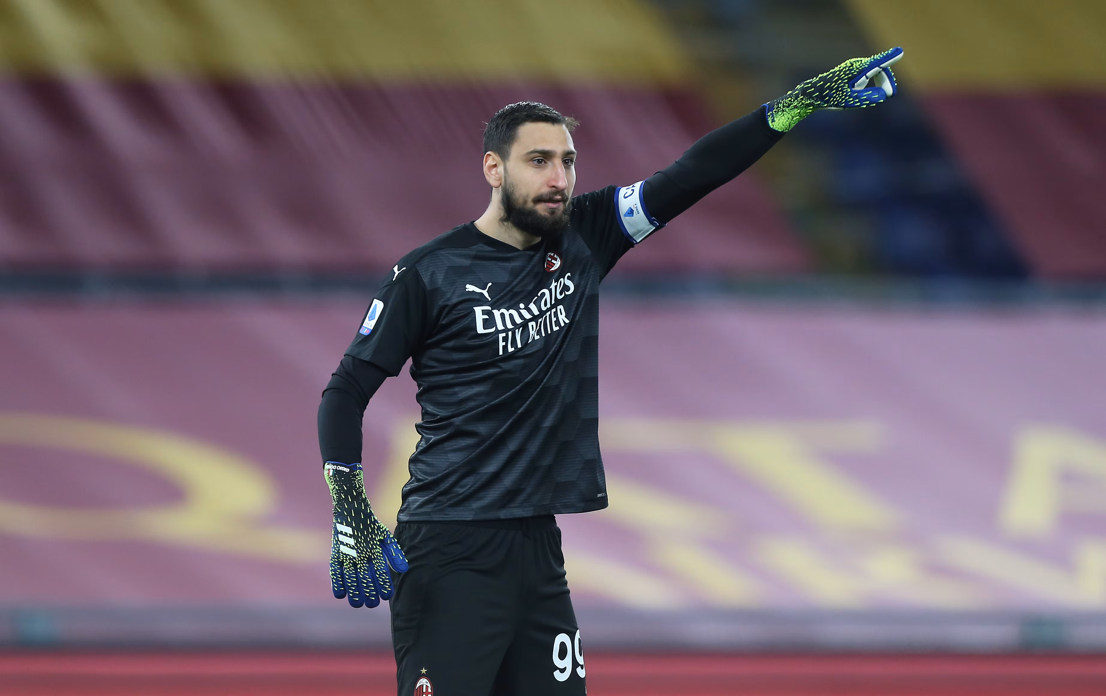 Donnarumma, capitano del Milan durante il match contro la Roma