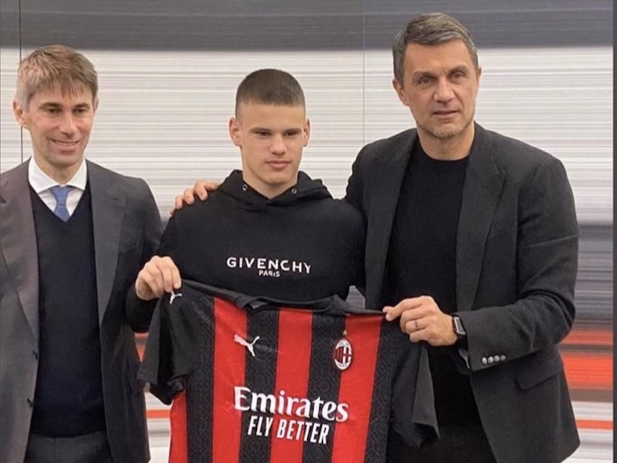 Milos Kerkez, terzino serbo-ungherese classe 2003