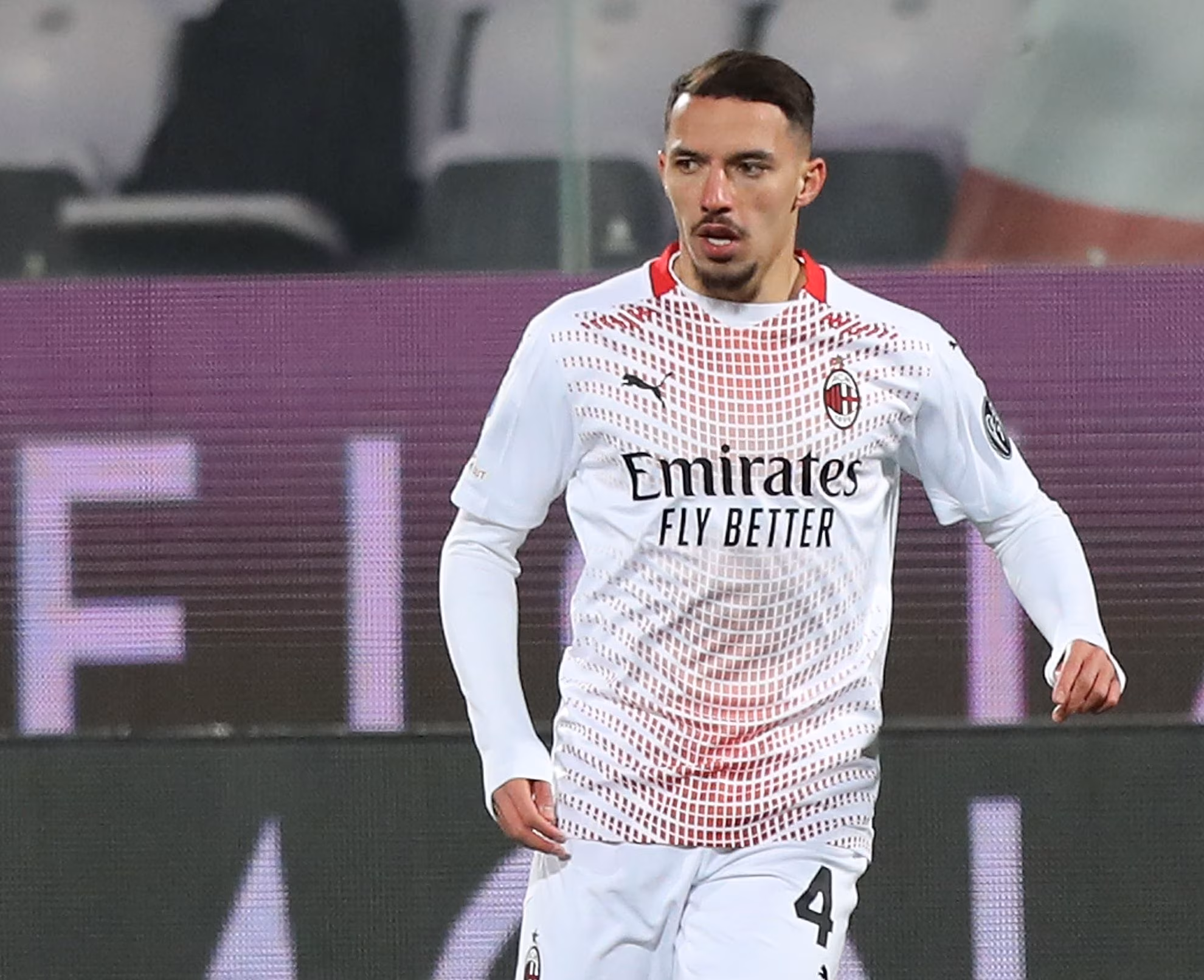 Ismael Bennacer in azione con la maglia del Milan