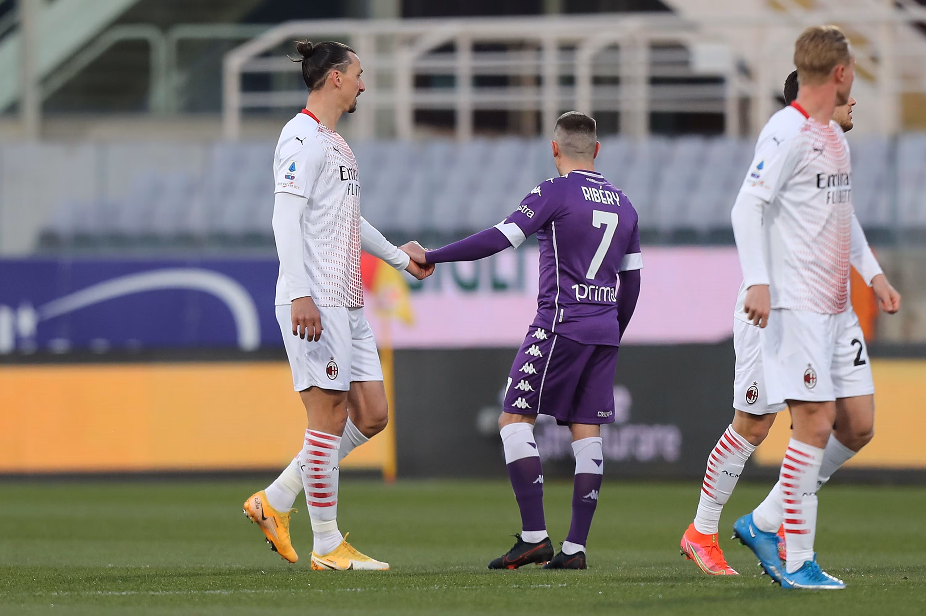 Ibrahimovic e Ribery durante Fiorentina-Milan
