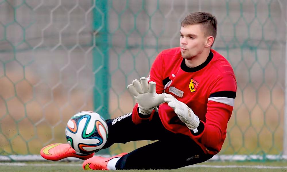 Il portiere polacco in tuffo