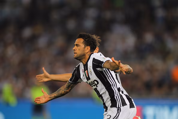 Notizie Juve, Dani Alves chiama Pjanic al Psg.