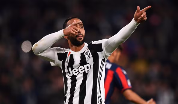 Bel gesto di Benatia in patria
