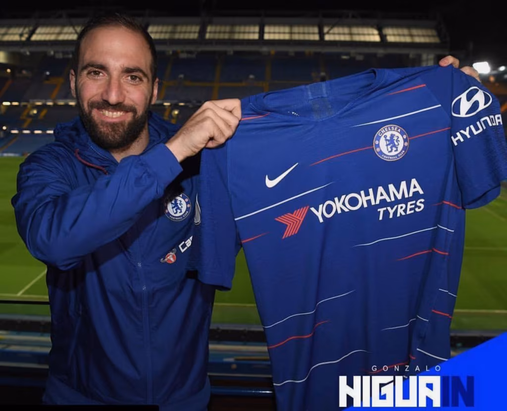 Higuain vince e gli ex compagni si complimentano