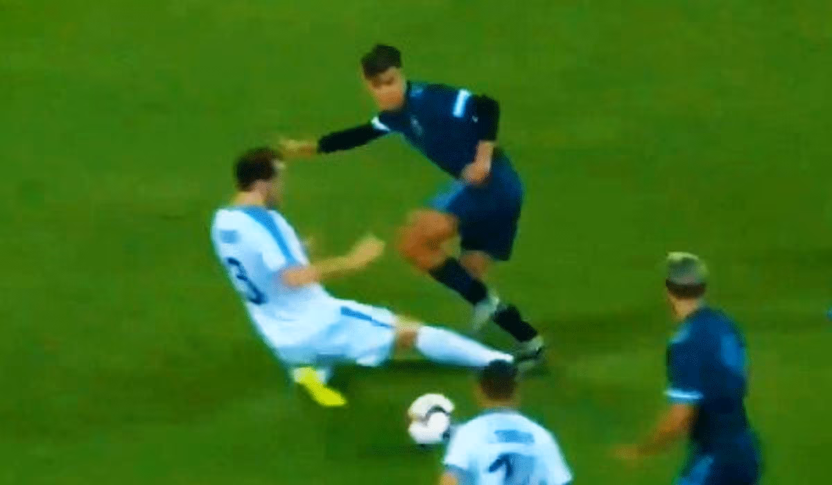 Notizie Juventus: l'intervento di Godin su Dybala.