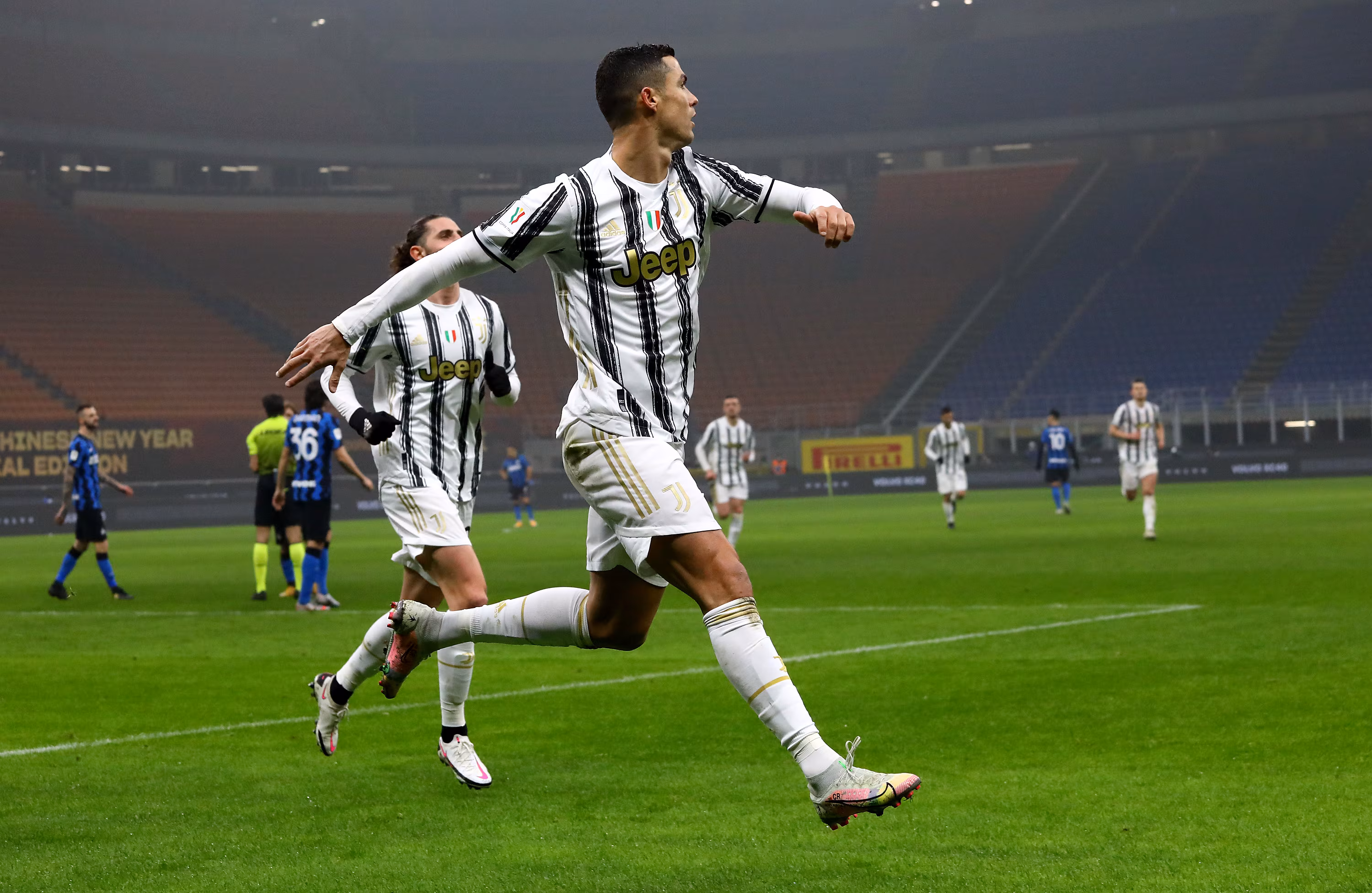 Cristiano Ronaldo esulta dopo il gol