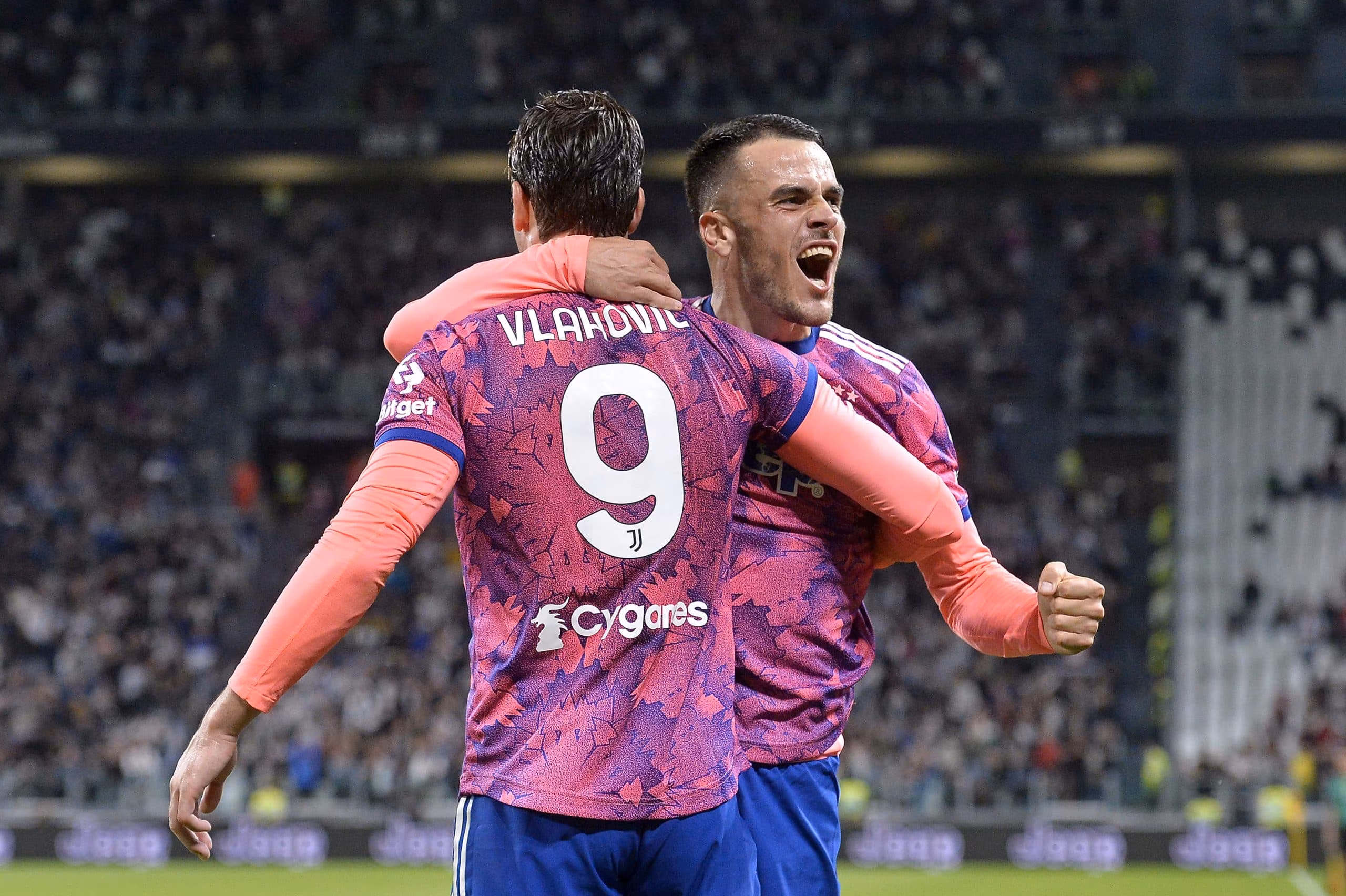 vlahovic kostic juventus