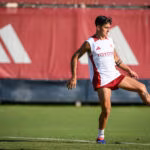 L'ex Juve Paulo Dybala con la maglia d'allenamento della Roma