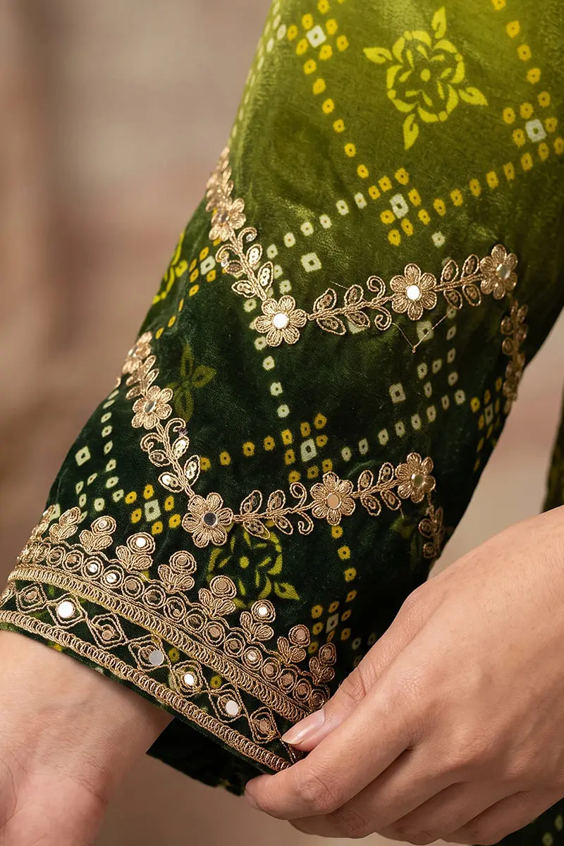 Close up of sleeve embroidery and mirror work on two tone green kurta