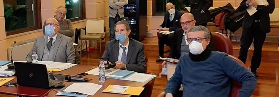 100 milioni per aiutare i Siciliani, la giunta Musumeci vara piano di aiuti alimentari per evitare l’esplosione delle tensioni sociali