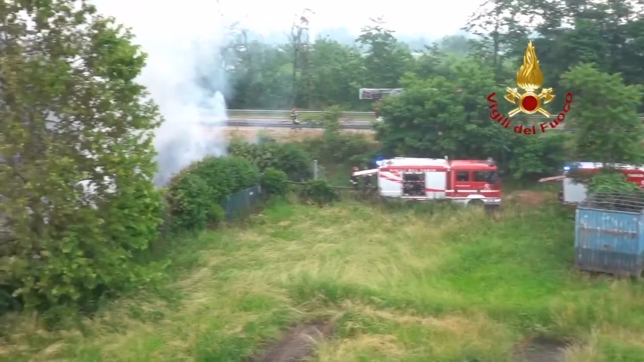 Incendio in un'azienda del Milanese
