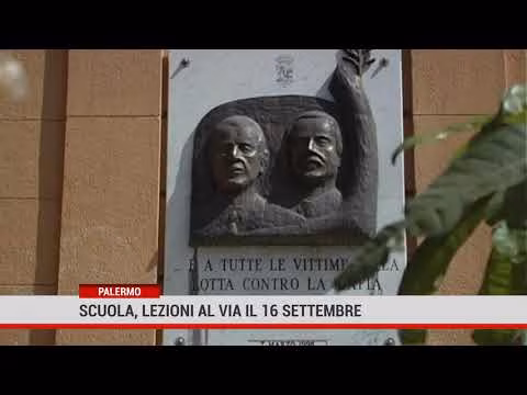 Scuola, lezioni al via il 16 settembre