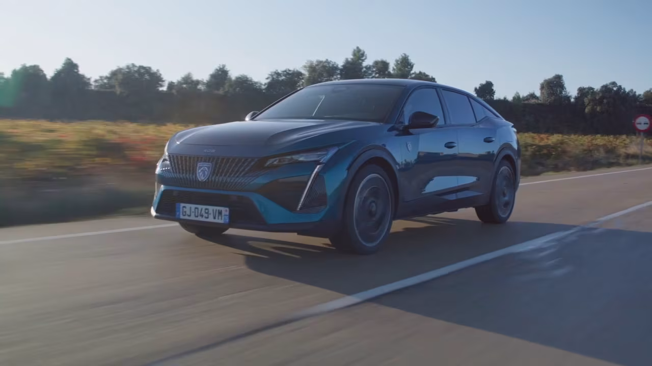 Arriva la nuova Peugeot 408