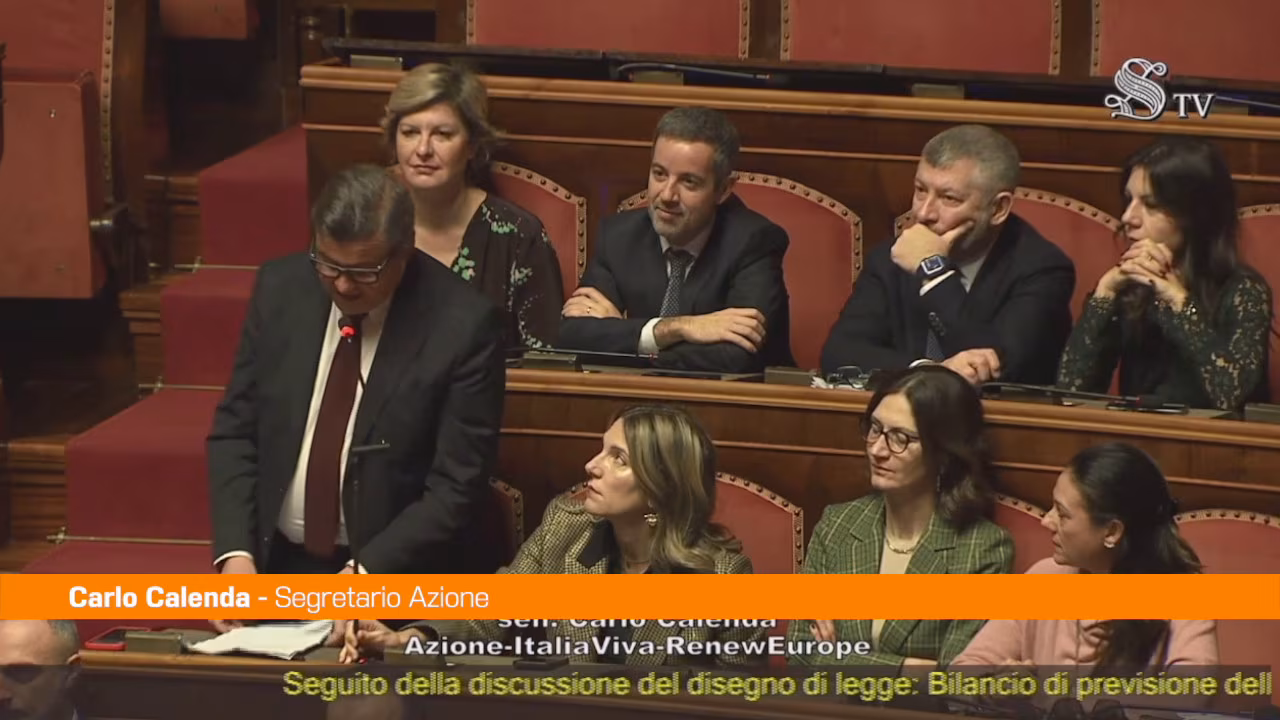 Calenda "Manovra grigia e inutile"