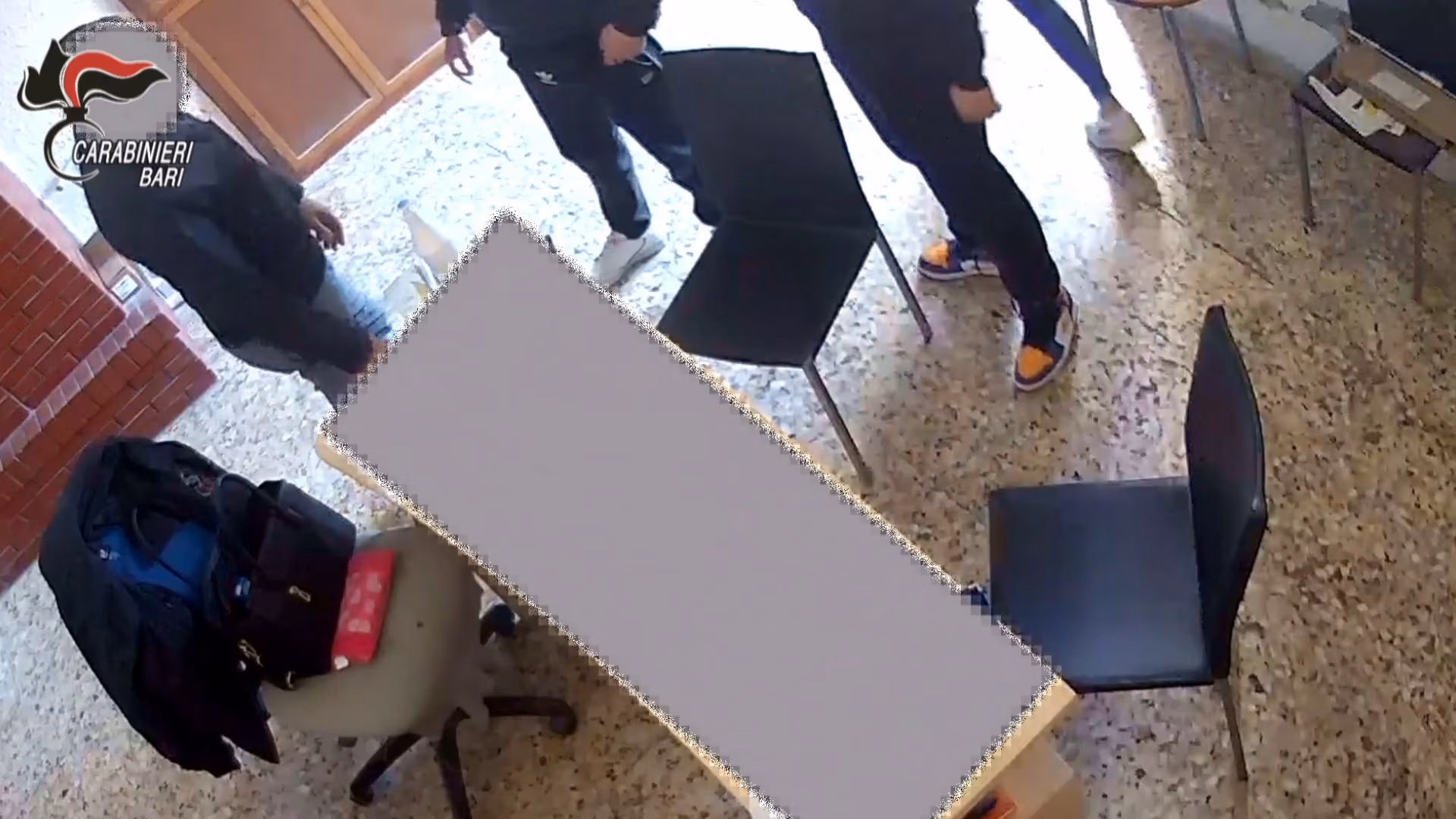 Arrestati dodici estortori a Bari