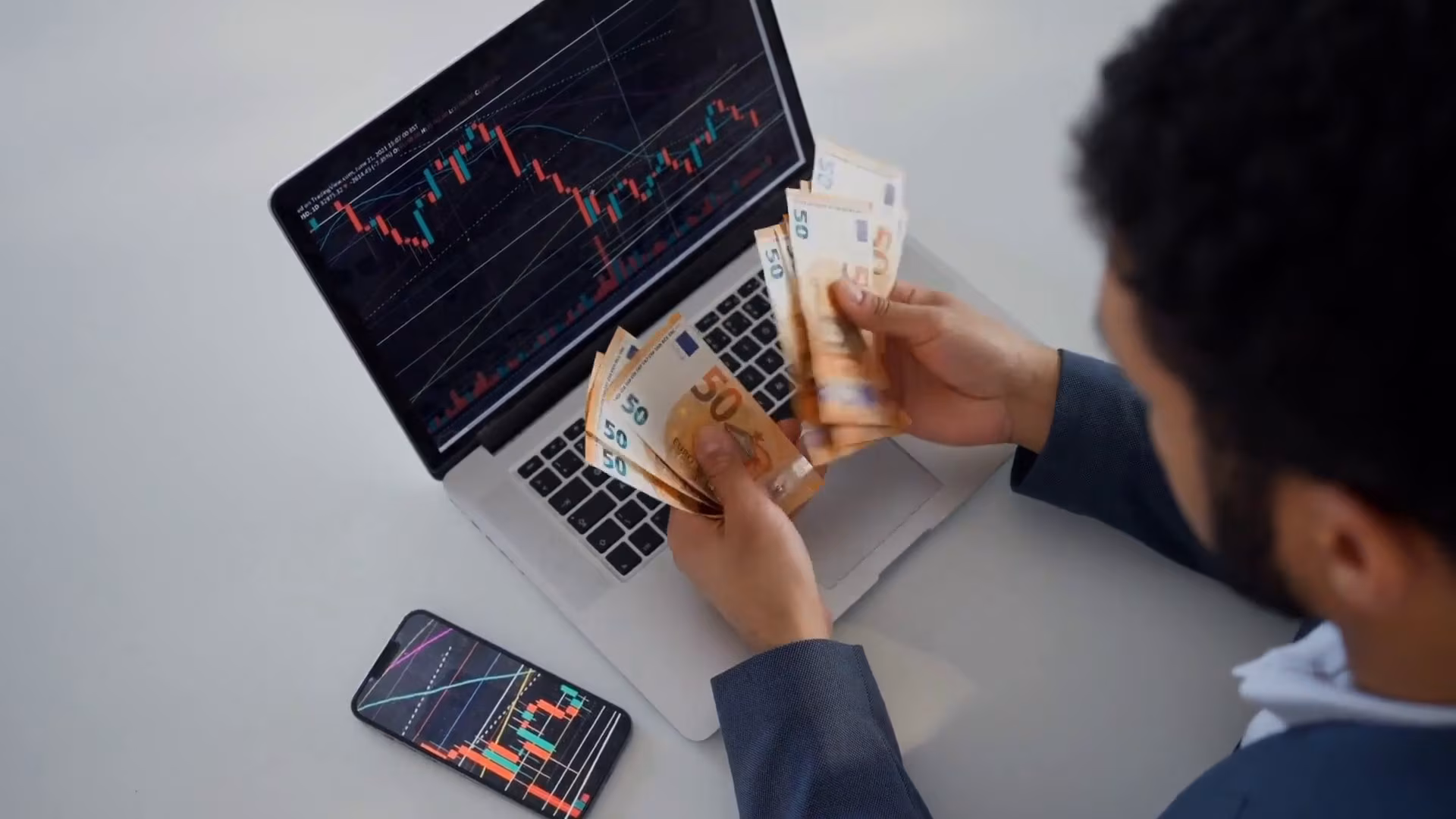 Il debito pubblico cresce ancora