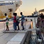 A Lampedusa riecco gli sbarchi di migranti. Ma non si parla degli oltre 160 mila profughi ucraini. In Italia ci sono migranti di serie A e migranti di serie B