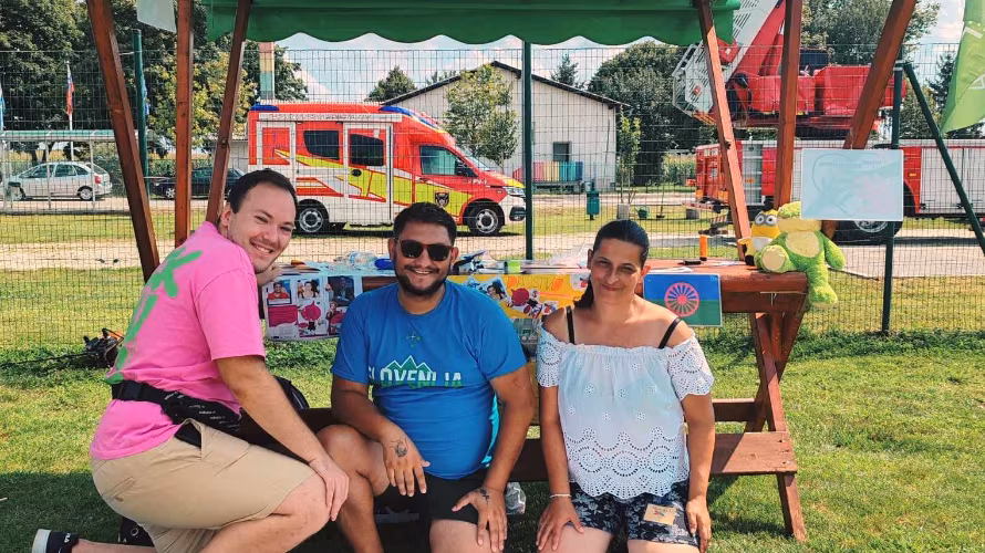 Vstani, Romski Otrok