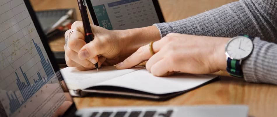 Raziskava in proces izdelave spletnih strani.