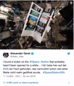 Il comandante della Stazione Spaziale Internazionale, Alexander Gerst, ha fatto una simpatica scoperta: dei floppy disk risalenti al 1995.
