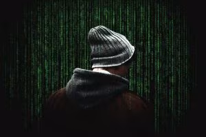Immagine di un hacker (Pixabay)