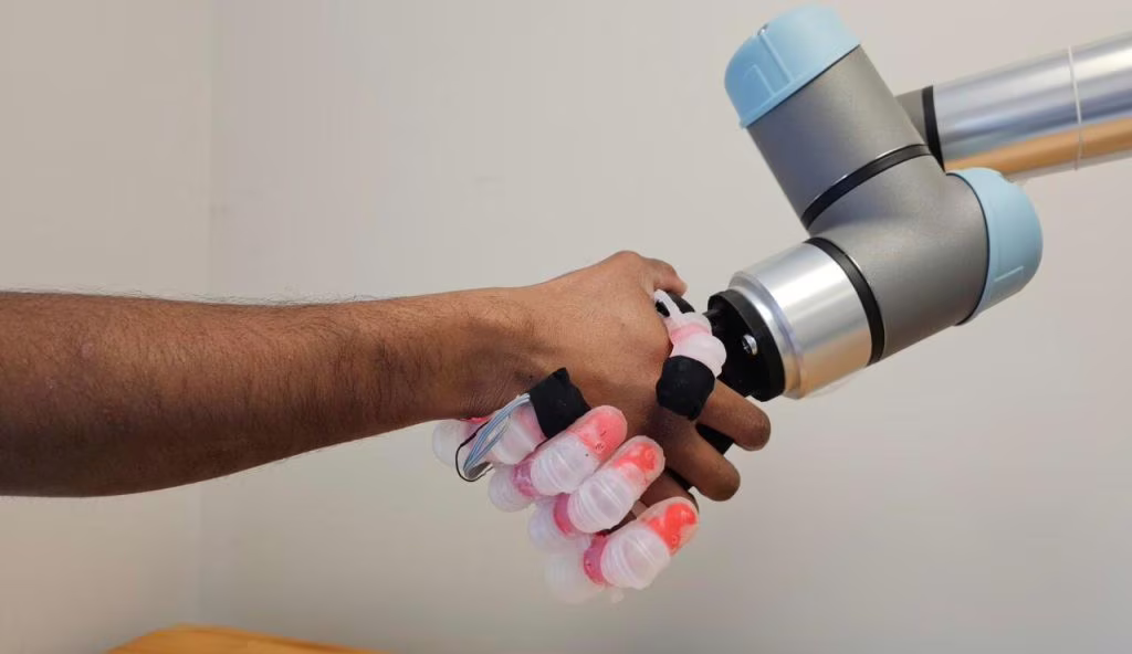 Protesi mano robotica