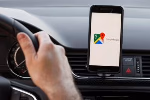 Google Maps in auto