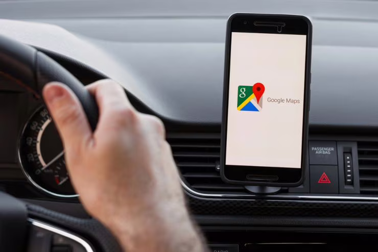 Google Maps in auto
