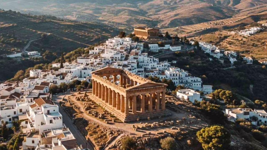 citta grecia - foto (C) Teleone.it