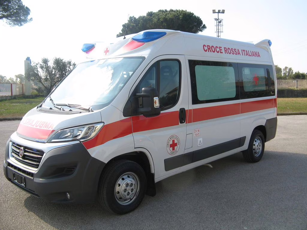 Ambulanza_CRI_Chieti.JPG