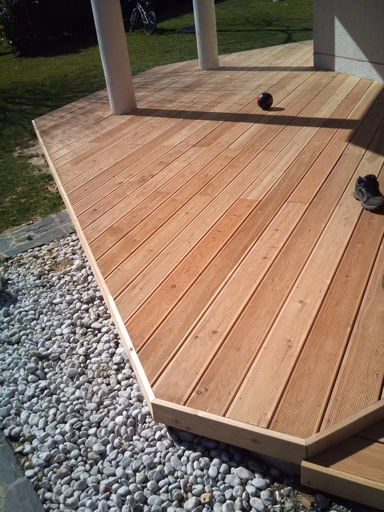 lesena terasa različnih oblik