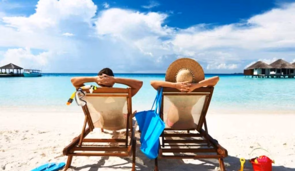 Pensione, ci vai a 57 anni e ti pagano la vacanza al mare | Si tratta del nuovo Decreto, è stato approvato due ore fa