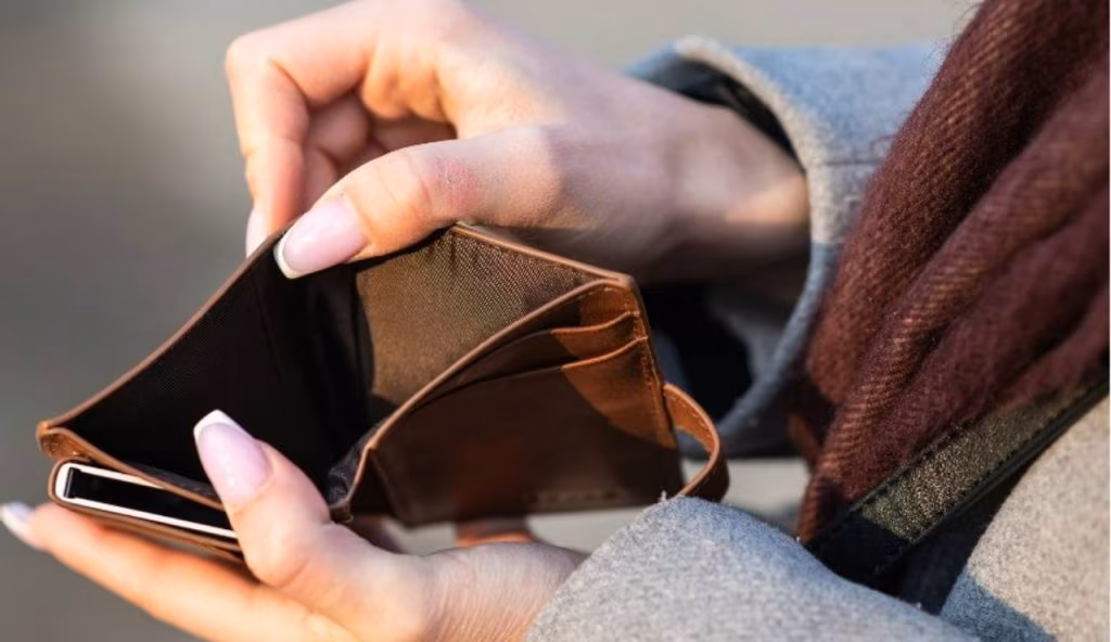300€ via subito dal conto: te li leva l’Agenzia delle Entrate | La sanzione è per questo errore