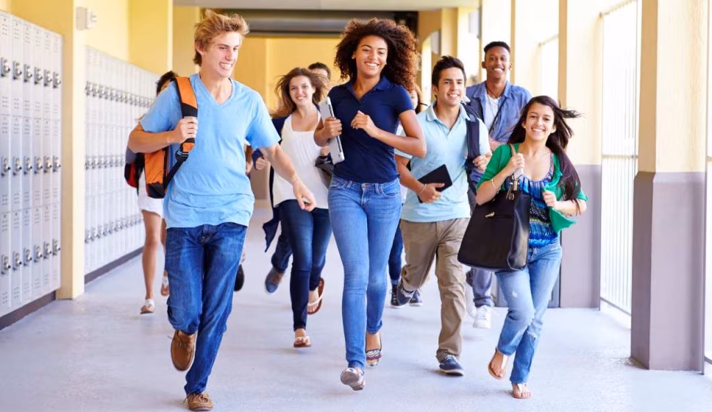 Le 42 frasi più belle da dedicare ai maturandi: emozioni, incoraggiamenti e sorrisi