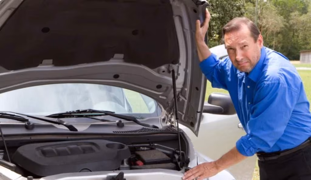 Auto in Tilt: se si accende questa spia sei fritto | È pronta per essere rottamata