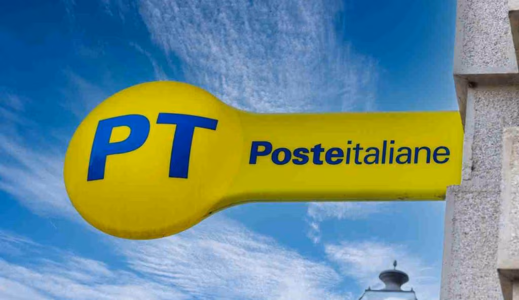 60 anni da festeggiare a luglio: file alle Poste Italiane per ritirare il loro regalo | C’è per tutti