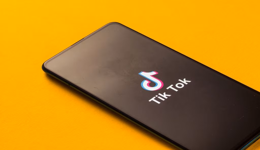 TIK TOK MANIA: con questo trucco diventi virale in 48 ore | C’è solo una regola da seguire