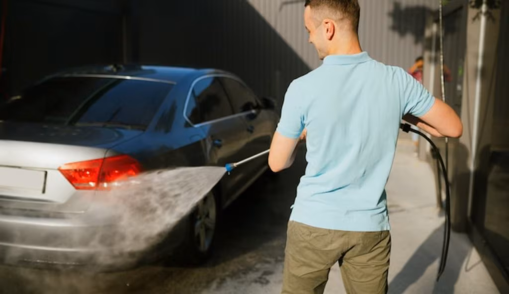 Sole, Sabbia, Vento e Pioggia: la tua auto subisce tutto in silenzio | Solo così riuscirai a mantenerla pulita
